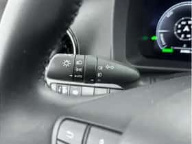 Toyota C-HR (2024) thumbnail 14