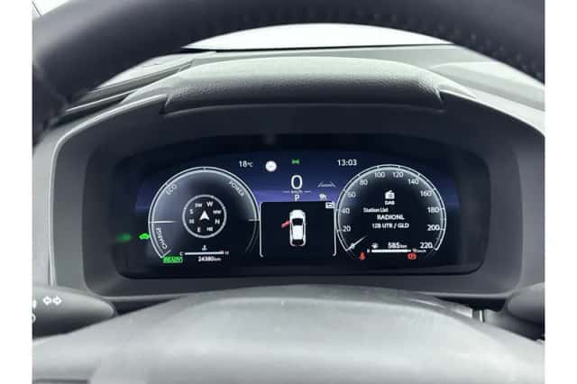 Toyota C-HR (2024) thumbnail 3