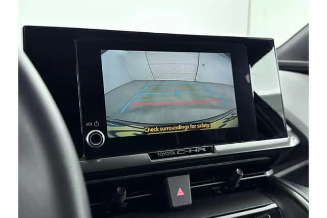 Toyota C-HR (2024) thumbnail 5