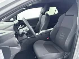 Toyota C-HR (2024) thumbnail 6
