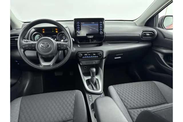 Toyota Yaris (2023) thumbnail 2