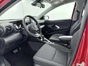 Toyota Yaris (2023) thumbnail 10