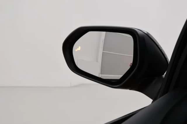 Toyota Yaris (2023) thumbnail 5