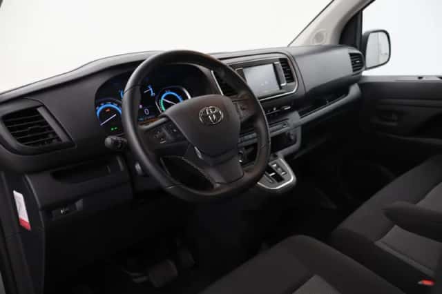 Toyota Proace (2023) thumbnail 2