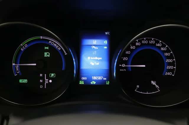 Toyota Auris (2018) thumbnail 3