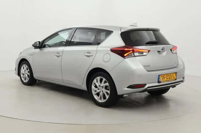 Toyota Auris (2018) thumbnail 4