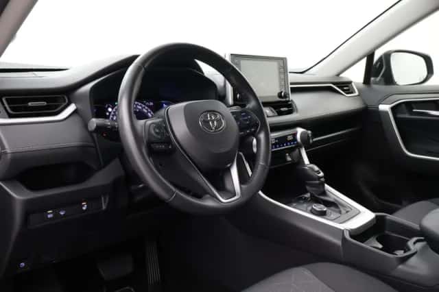 Toyota RAV4 (2020) thumbnail 2