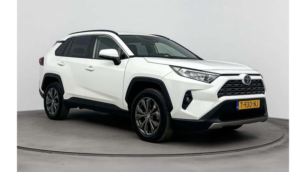 Toyota RAV4 (2023) — foto 1