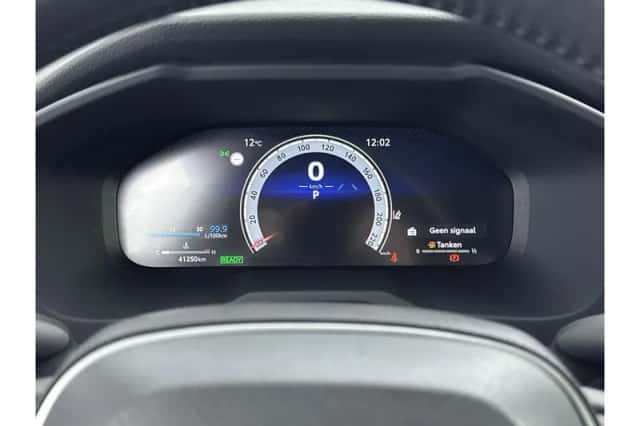 Toyota RAV4 (2023) thumbnail 3