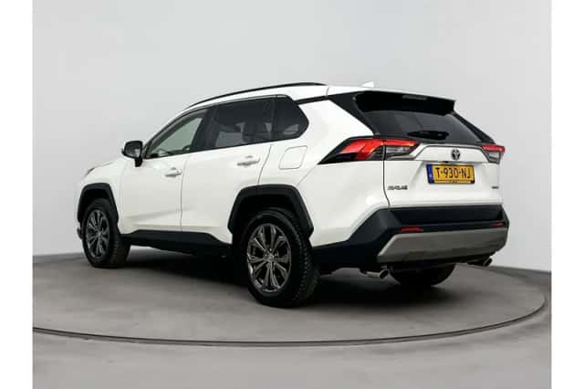 Toyota RAV4 (2023) thumbnail 4