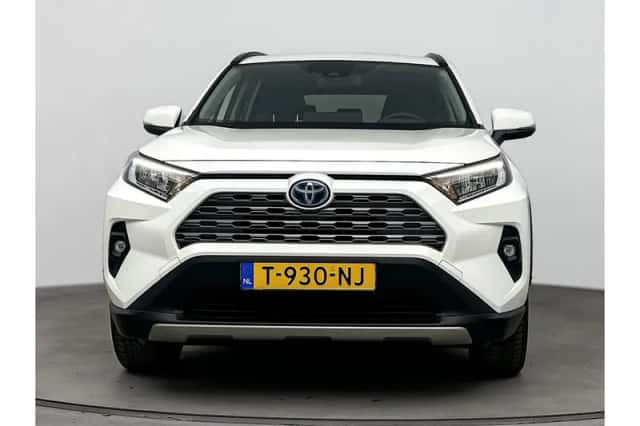 Toyota RAV4 (2023) thumbnail 6