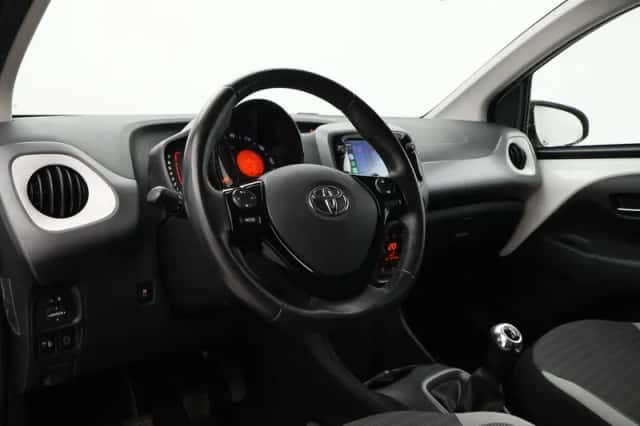 Toyota Aygo (2018) thumbnail 2