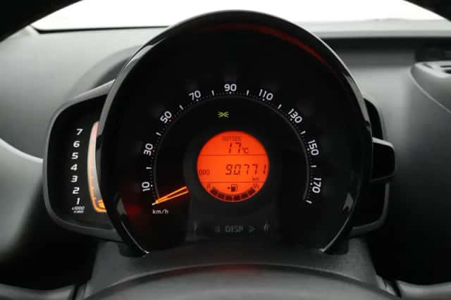 Toyota Aygo (2018) thumbnail 3