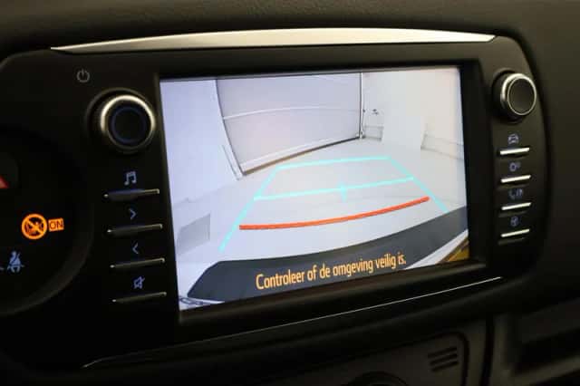 Toyota Yaris (2018) thumbnail 6
