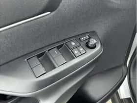 Toyota Yaris Cross (2025) thumbnail 17