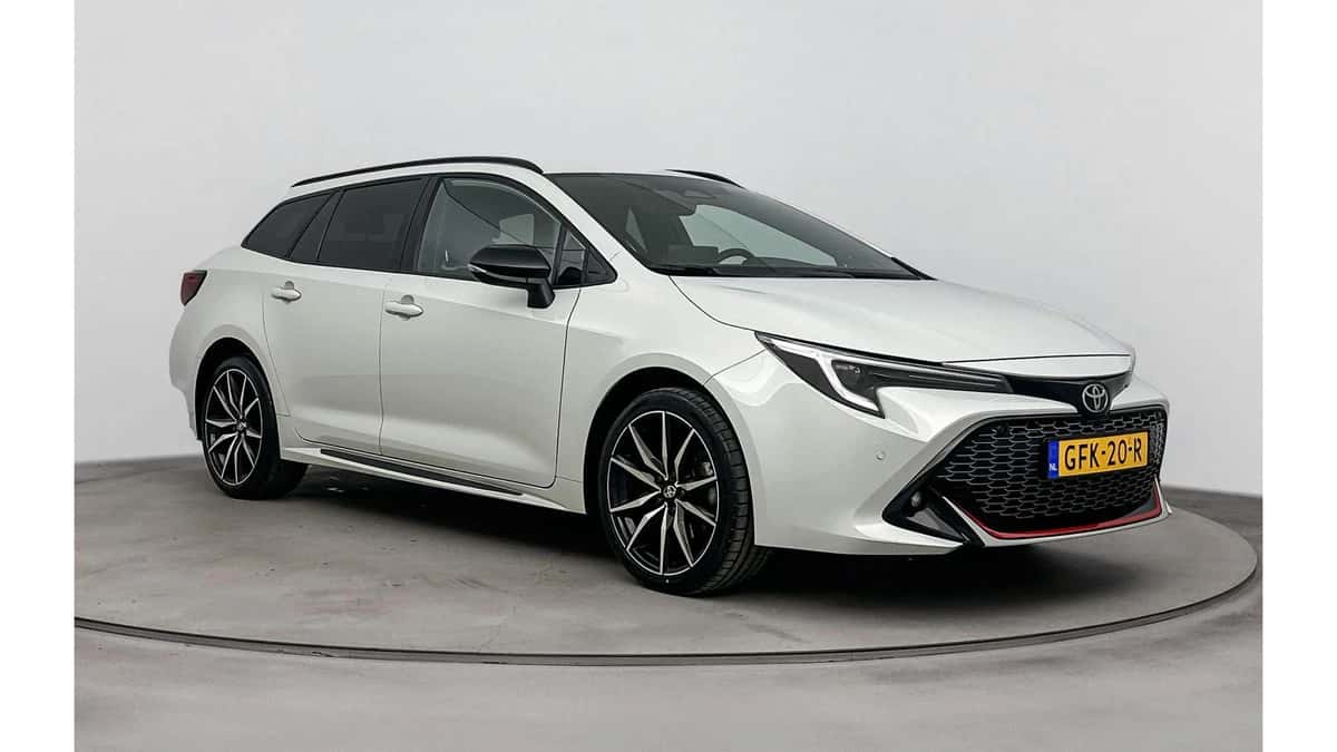Toyota Corolla (2024) — foto 1