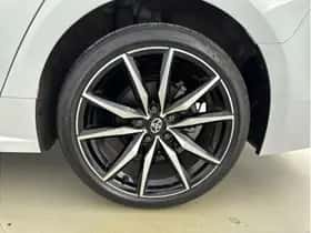 Toyota Corolla (2024) thumbnail 12