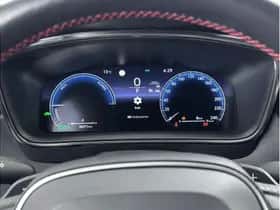 Toyota Corolla (2024) thumbnail 3