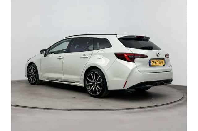 Toyota Corolla (2024) thumbnail 4