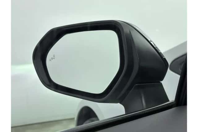 Toyota Corolla (2024) thumbnail 6