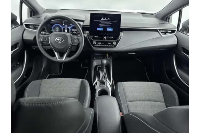 Toyota Corolla (2025) thumbnail 2