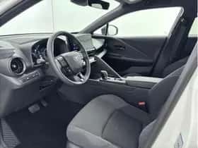 Toyota C-HR (2025) thumbnail 12