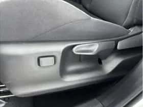 Toyota C-HR (2025) thumbnail 14