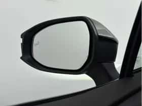 Toyota C-HR (2025) thumbnail 5