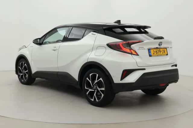 Toyota C-HR (2020) thumbnail 4