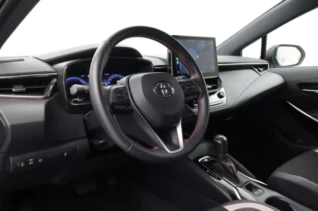 Toyota Corolla (2023) thumbnail 2
