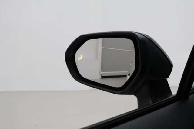 Toyota Corolla (2023) thumbnail 6