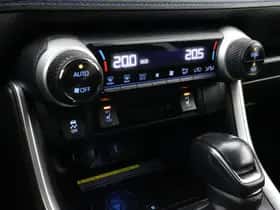 Toyota RAV4 (2020) thumbnail 8