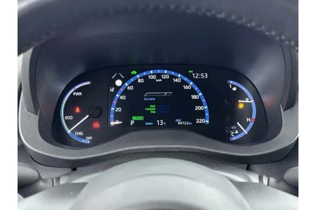Toyota Yaris Cross (2022) thumbnail 3