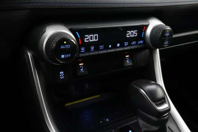 Toyota RAV4 (2020) thumbnail 5