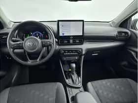 Toyota Yaris (2025) thumbnail 2