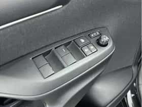 Toyota Yaris (2025) thumbnail 17