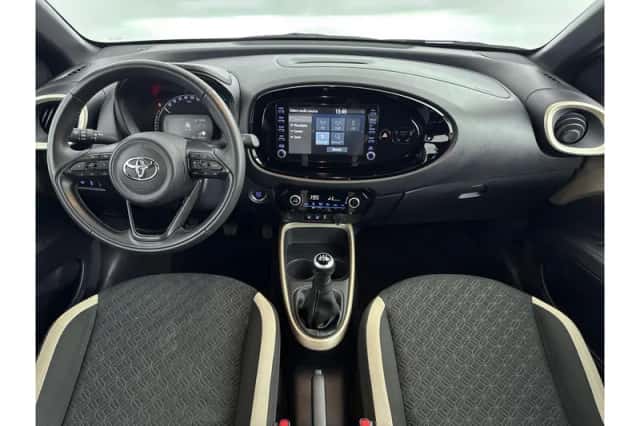 Toyota Aygo X (2022) thumbnail 2