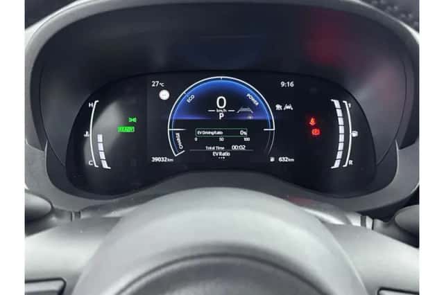 Toyota Yaris Cross (2025) thumbnail 3