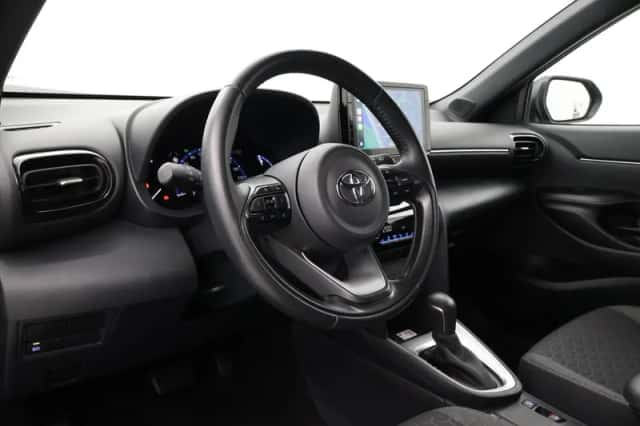 Toyota Yaris Cross (2022) thumbnail 2
