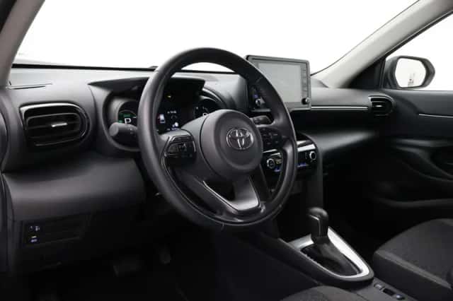 Toyota Yaris Cross (2024) thumbnail 2