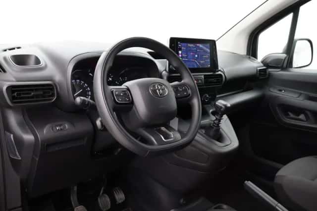Toyota Proace (2023) thumbnail 2