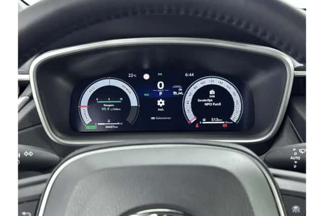 Toyota Corolla Cross (2025) thumbnail 3