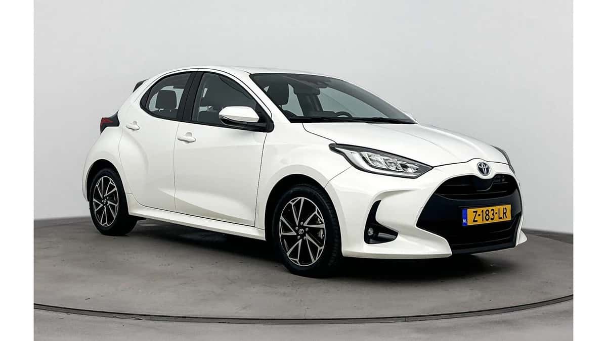 Toyota Yaris (2024) — foto 1