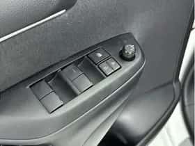Toyota Yaris (2024) thumbnail 14