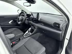 Toyota Yaris (2024) thumbnail 23