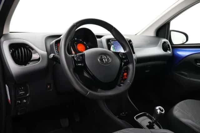 Toyota Aygo (2020) thumbnail 2