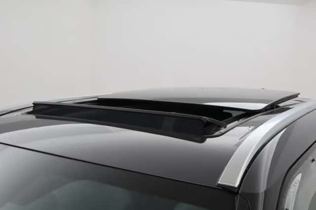 Toyota Highlander (2022) thumbnail 5