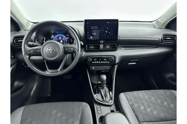 Toyota Yaris (2025) thumbnail 2