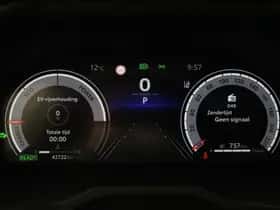 Toyota RAV4 (2024) thumbnail 3