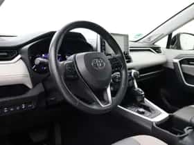 Toyota RAV4 (2022) thumbnail 2